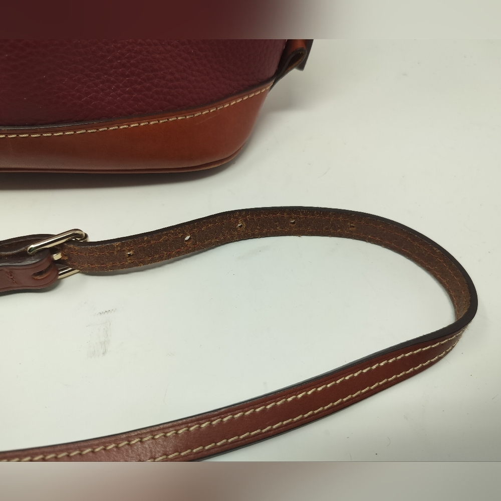 Dooney & Bourke Pebble Grain Zip Zip Satchel Bordeaux in great condition - Picture 4 of 16